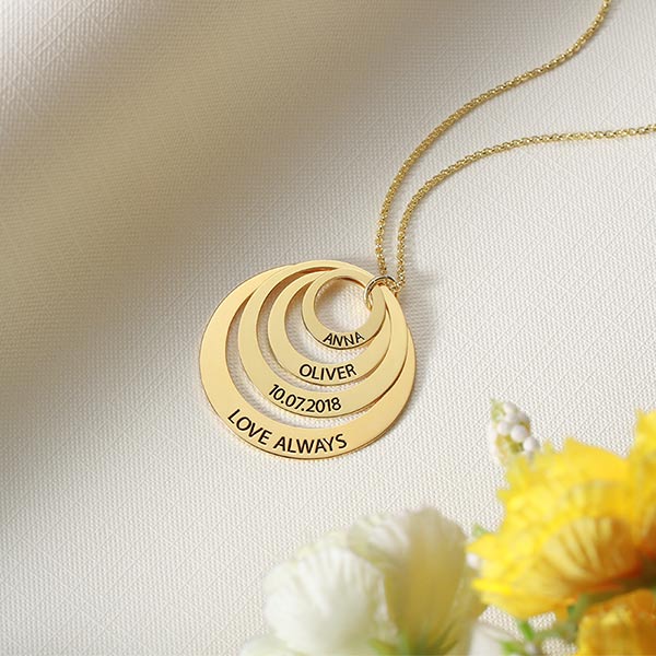 Family Stacked Circle Ring Necklace Engraved in Gold